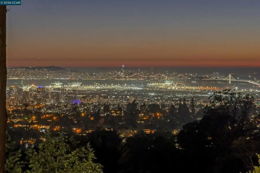 2633 2633 Chelsea Dr, Oakland, CA 94611 - #2