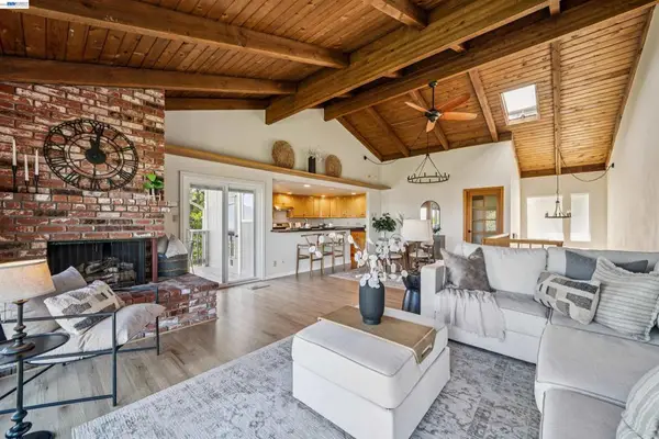 471 Ridgeview Dr, Pleasant Hill, CA 94523