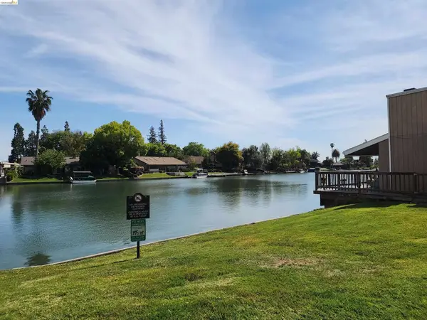 3702 W Benjamin Holt Dr #24, Stockton, CA 95219