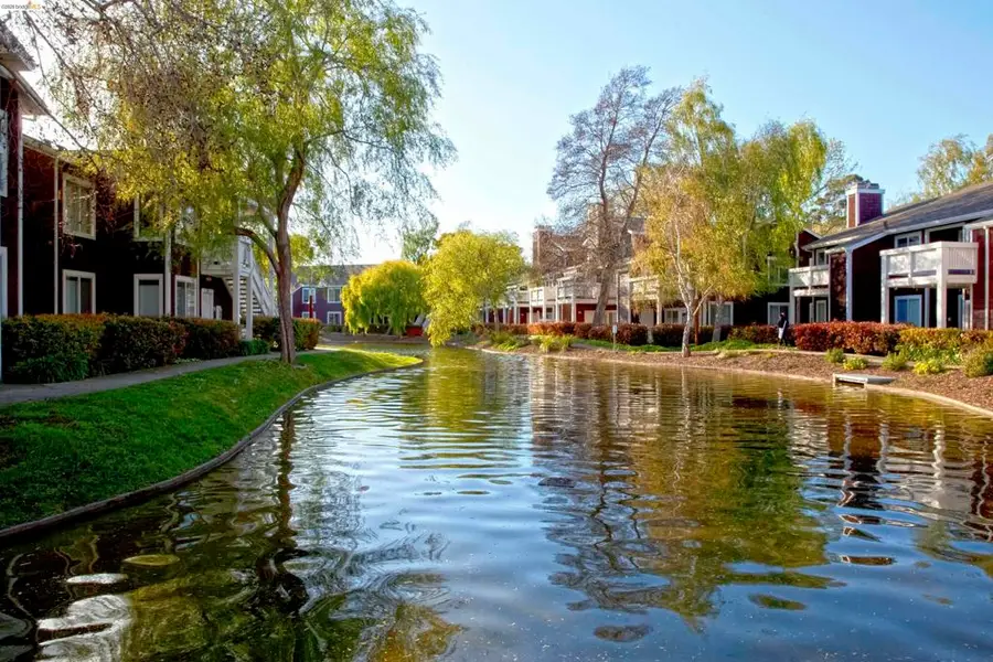 79 Marina Lakes Dr, Richmond, CA 94804 - #2