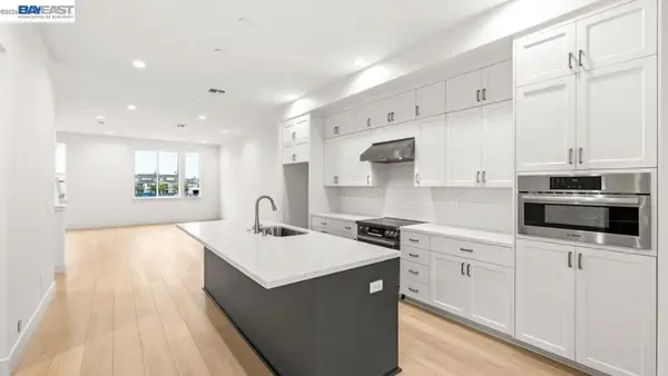 1668 Clement Ave, Alameda, CA 94501