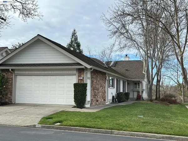 521 Silver Lake Dr, Danville, CA 94526