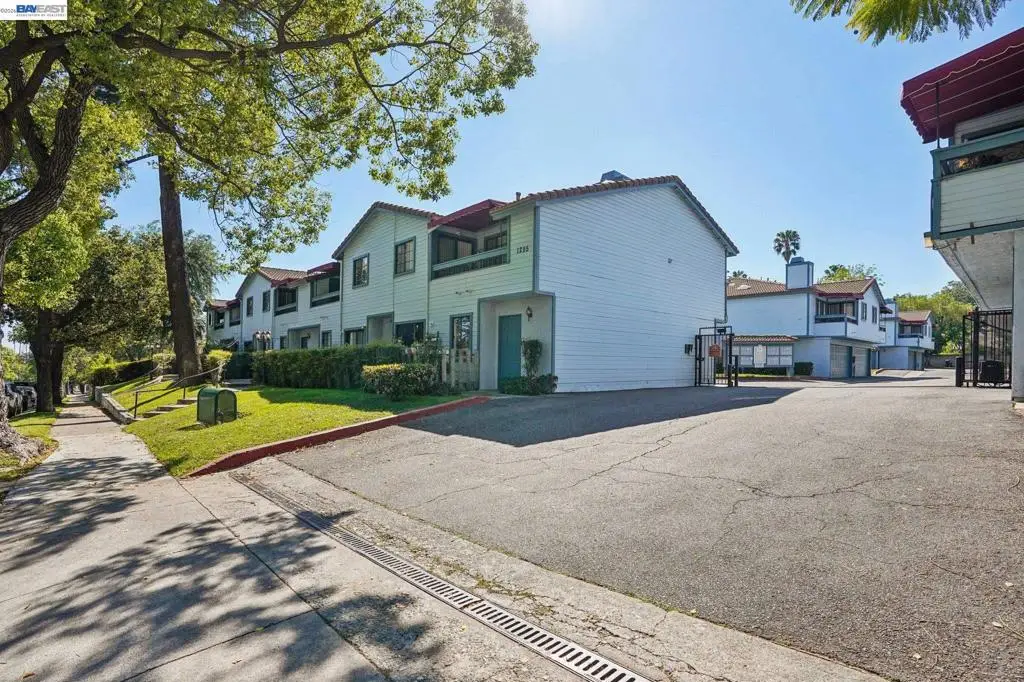 1255 N Los Robles Ave #9, Pasadena, CA 91104 - #1