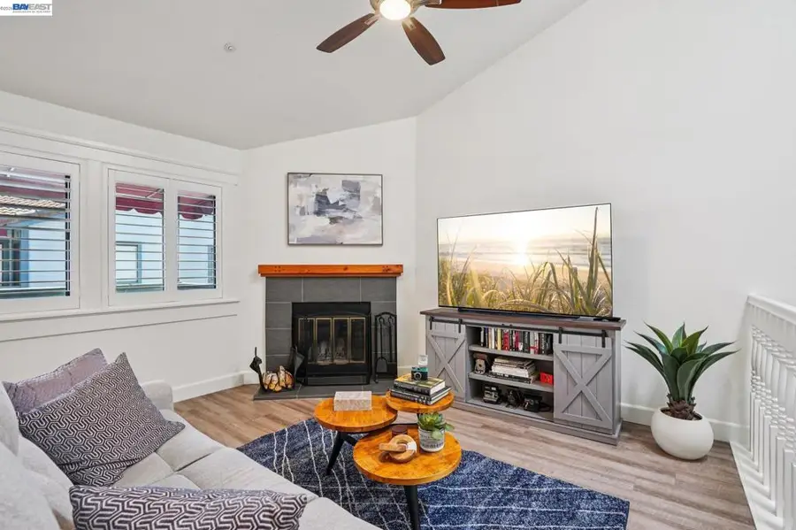 1255 N Los Robles Ave #9, Pasadena, CA 91104 - #2