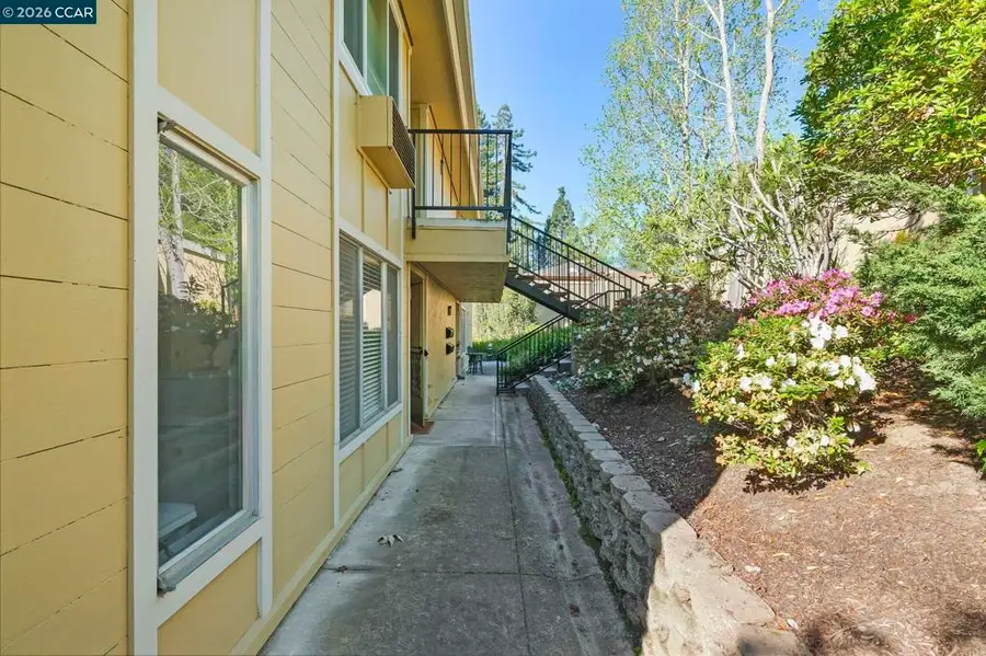 1201 Skycrest Dr #2, Walnut Creek, CA 94595 - #3