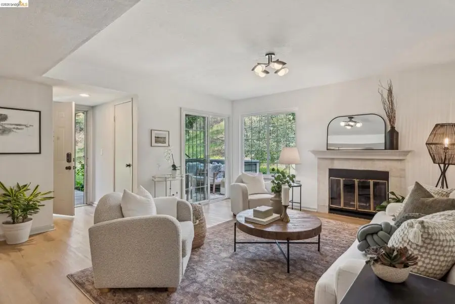 635 Canyon Oaks Dr #B, Oakland, CA 94605 - #2