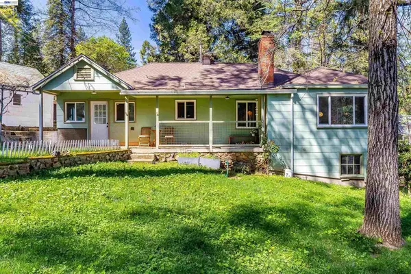 11896 Nancy Ln, Grass Valley, CA 95945
