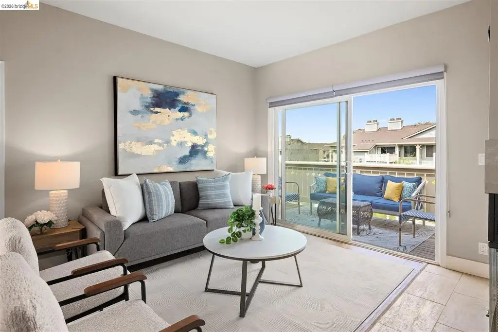 220 Lakeshore Ct, Richmond, CA 94804 - #1