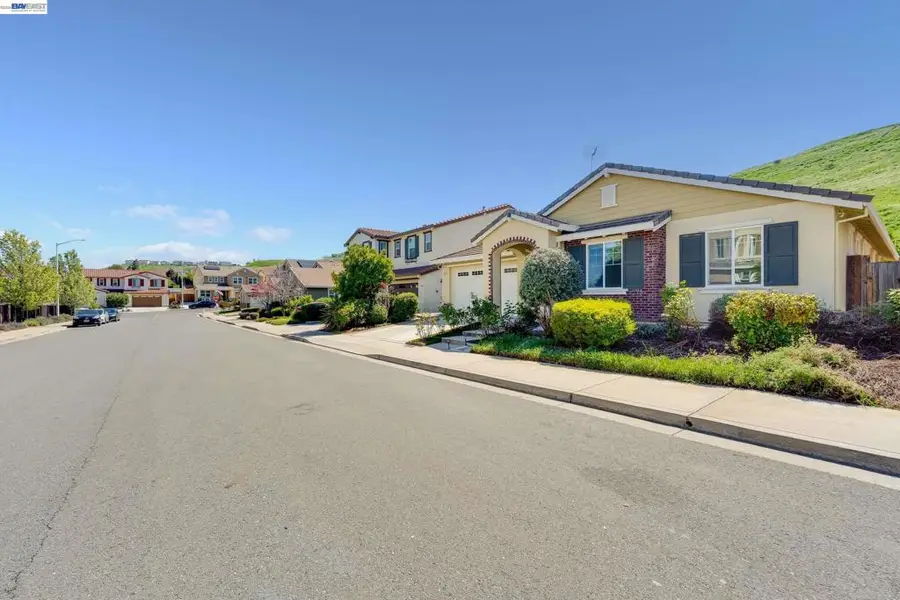 2904 Hanauma Bay Dr., Pittsburg, CA 94565 - #2