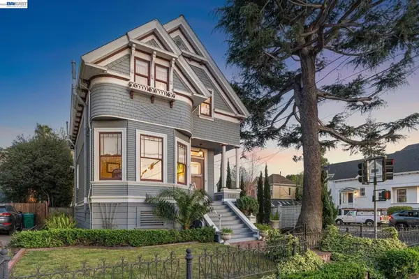 1202 Grand St, Alameda, CA 94501