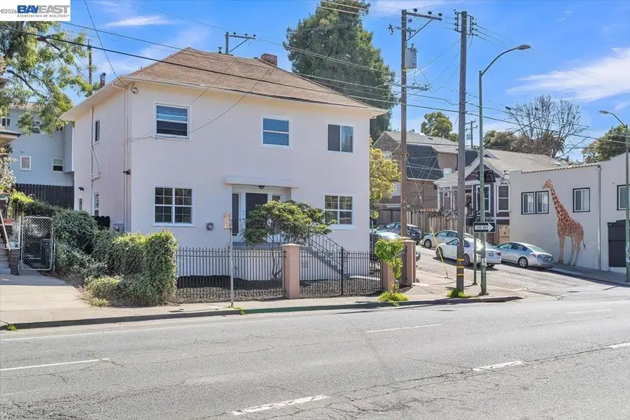 3300 Harrison St, Oakland, CA 94611 - #2