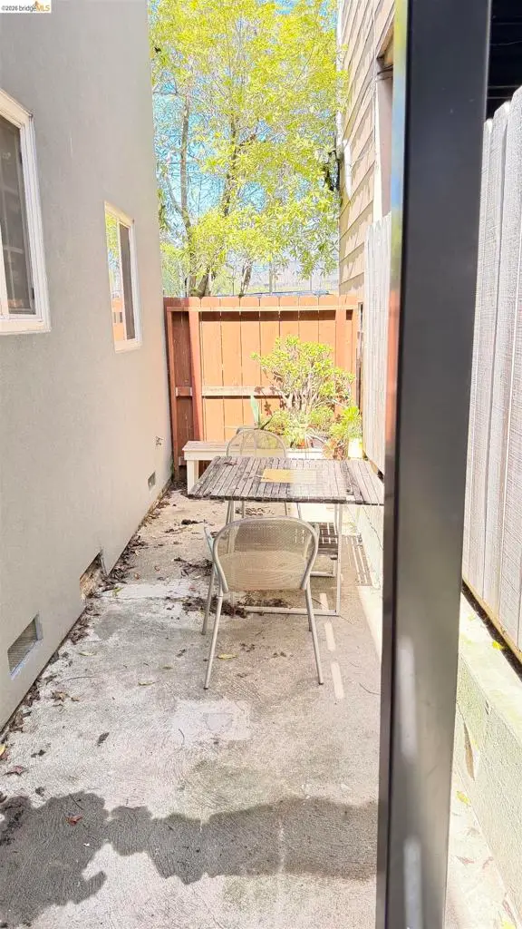 6386 Dana St, Oakland, CA 94609 - #2