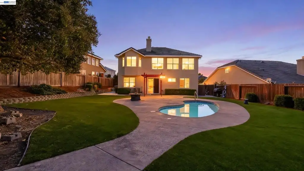 5810 Gold Creek Dr, Castro Valley, CA 94552 - #1