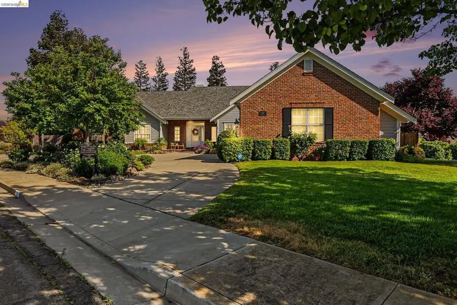 131 Loren Ln, Oakley, CA 94561 - #2