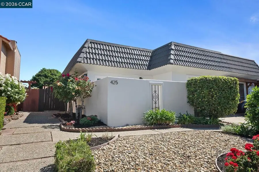 425 Glacier Dr, Martinez, CA 94553 - #2
