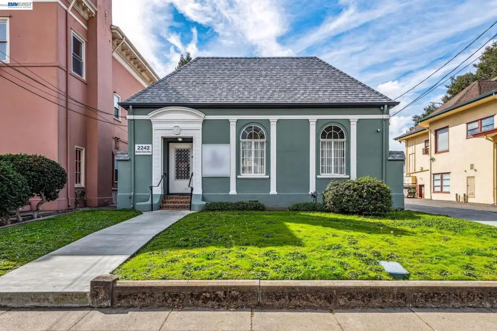 2242 Santa Clara Ave, Alameda, CA 94501 - #1