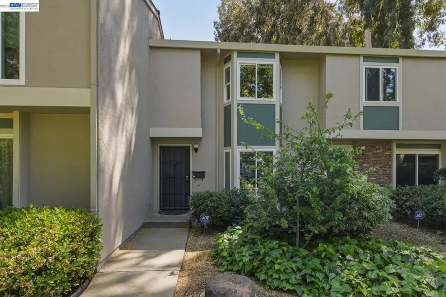 1245 Pine Creek Way #I, Concord, CA 94520 - #3