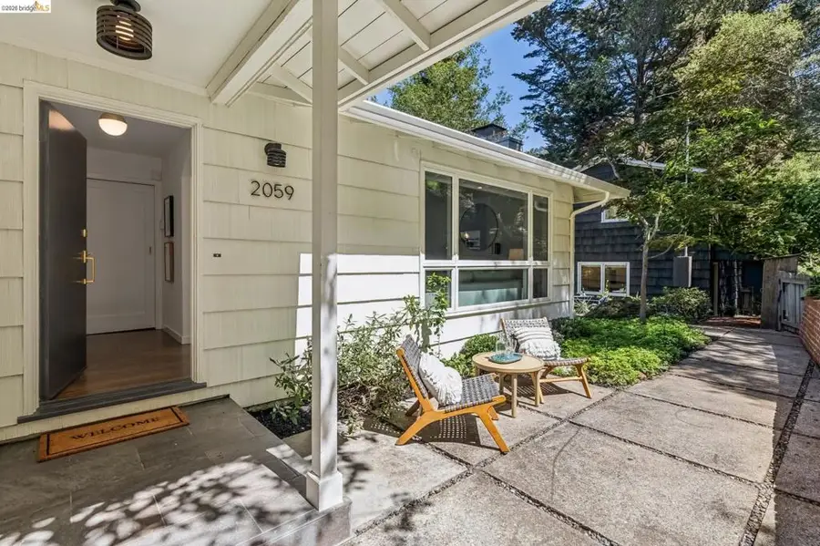 2059 Mastlands Dr, Oakland, CA 94611 - #2