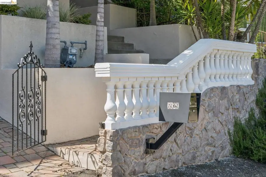 6929 Bristol Dr, Berkeley, CA 94705 - #2