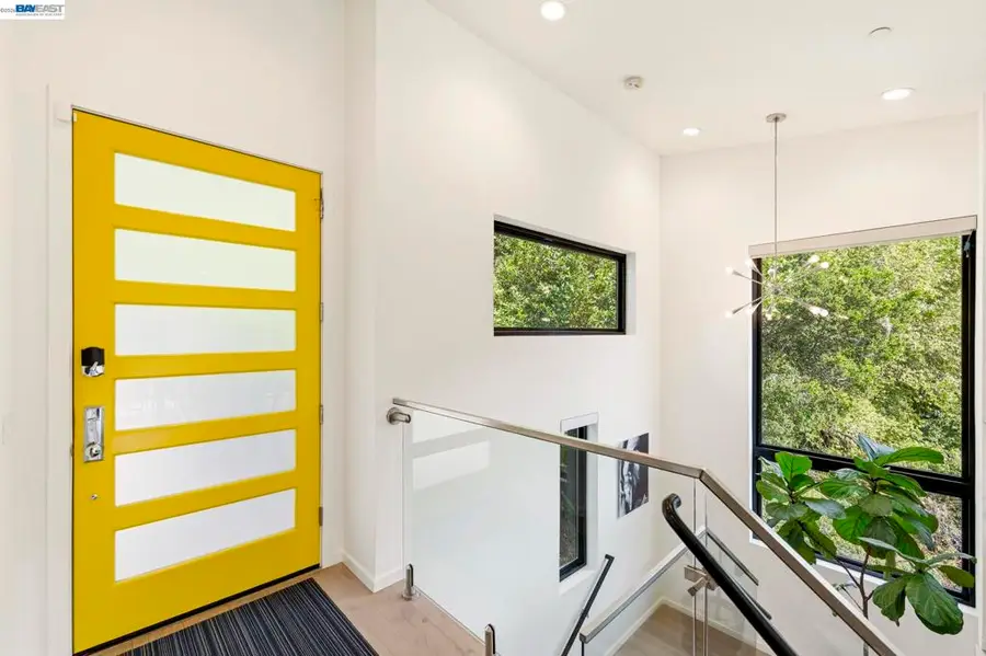 45 Homeglen Ln, Oakland, CA 94611 - #2