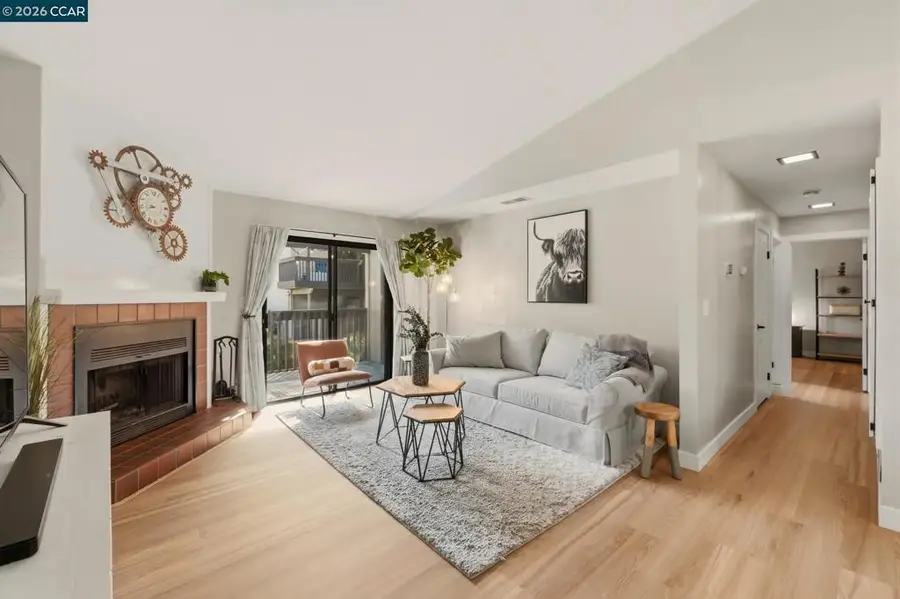 1359 Hull Ln, Martinez, CA 94553 - #3