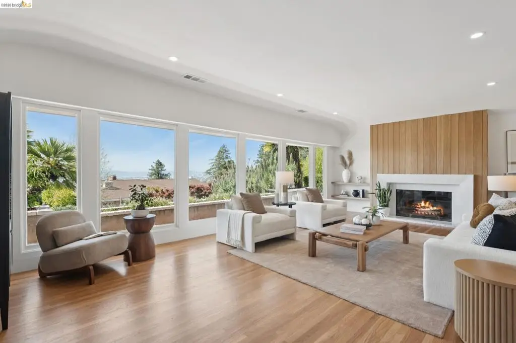 246 Pershing Dr, Oakland, CA 94611 - #1