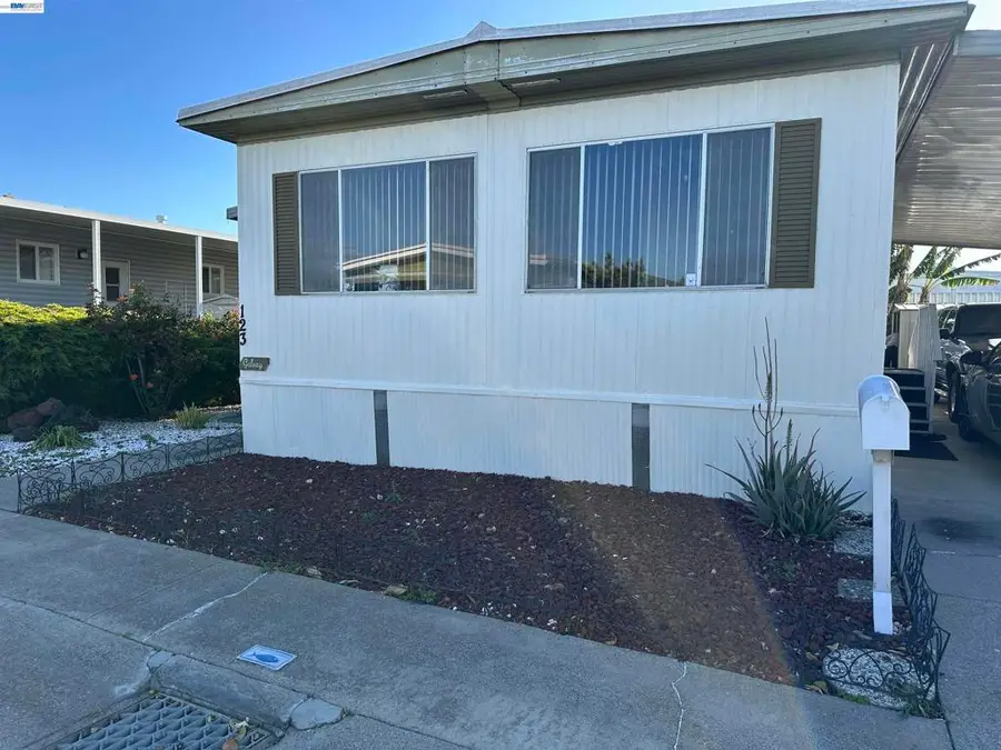 1150 W Winton Ave, Hayward, CA 94545 - #2