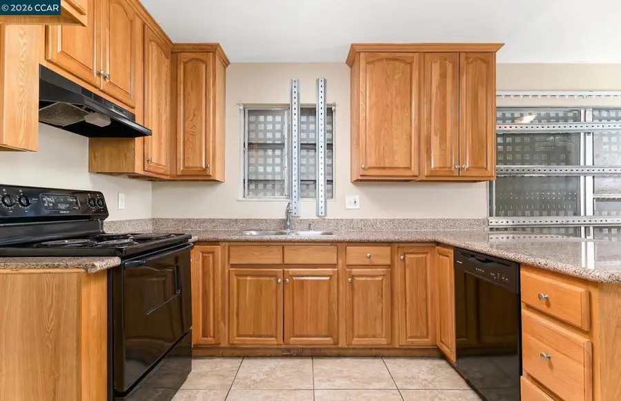 242 College Ave, Vallejo, CA 94589 - #3