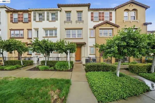 1012 Martin Luther King Dr, Hayward, CA 94541