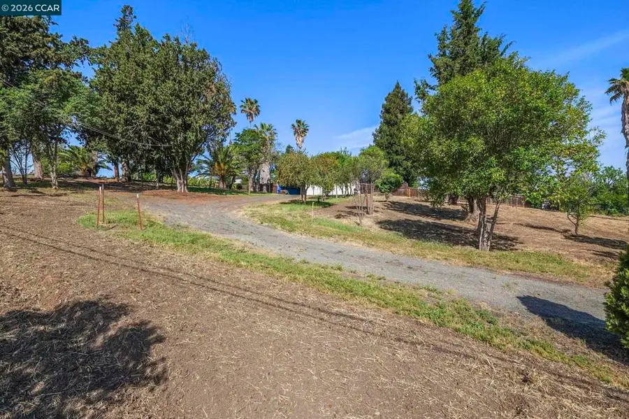 1051 Tilley Cir, Concord, CA 94518 - #3