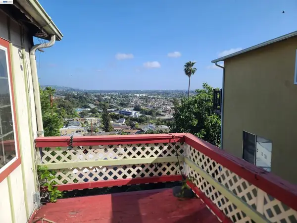 2091 Altamont Rd, Castro Valley, CA 94578