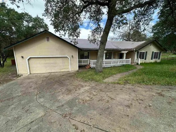 2633 Glen Ct, Valley Springs, CA 95252