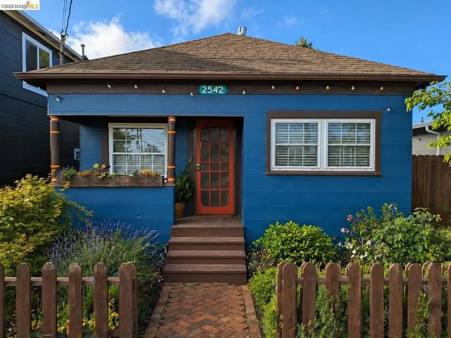 2542 Esmond Ave, Richmond, CA 94804 - #2