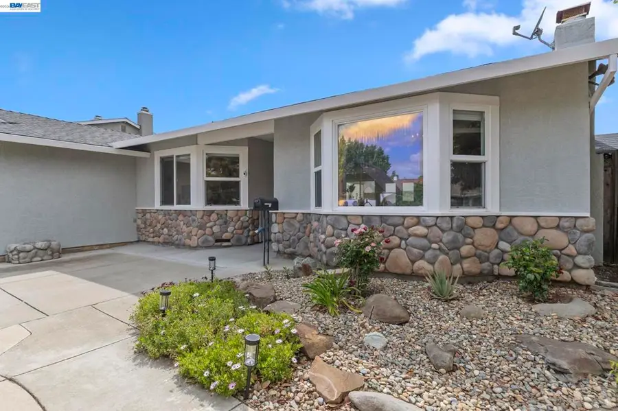 1135 Killarney St, Livermore, CA 94550 - #3