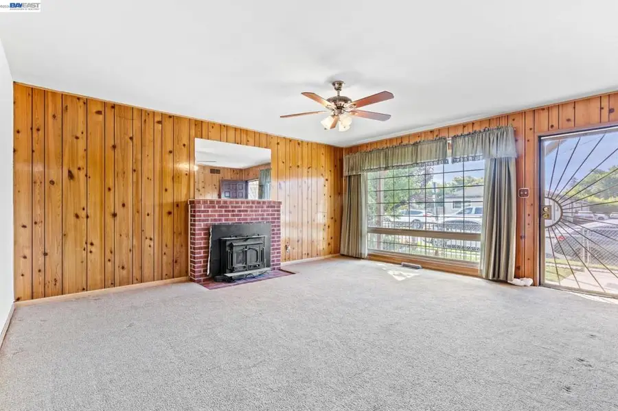 324 Berry Ave, Hayward, CA 94544 - #2
