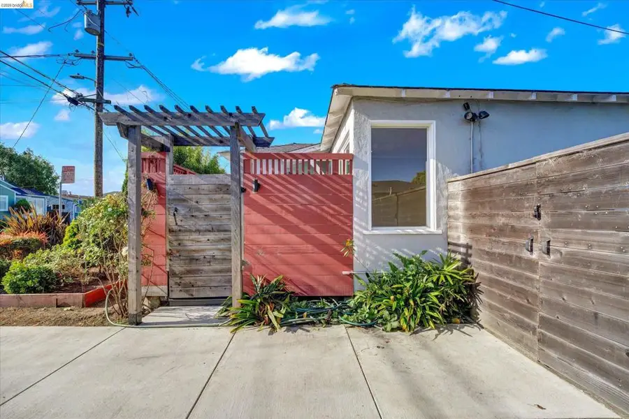 645 31st St, Richmond, CA 94804 - #2