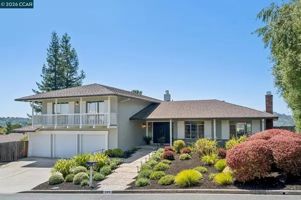 101 Warfield Dr, Moraga, CA 94556