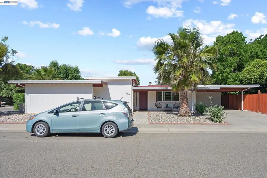 3107 Corona Dr, Davis, CA 95616 - #3