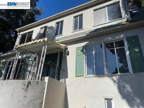 876 Rosemount Road, Oakland, CA 94610