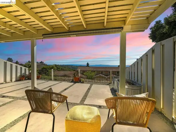 57 Thousand Oaks St, Oakland, CA 94605