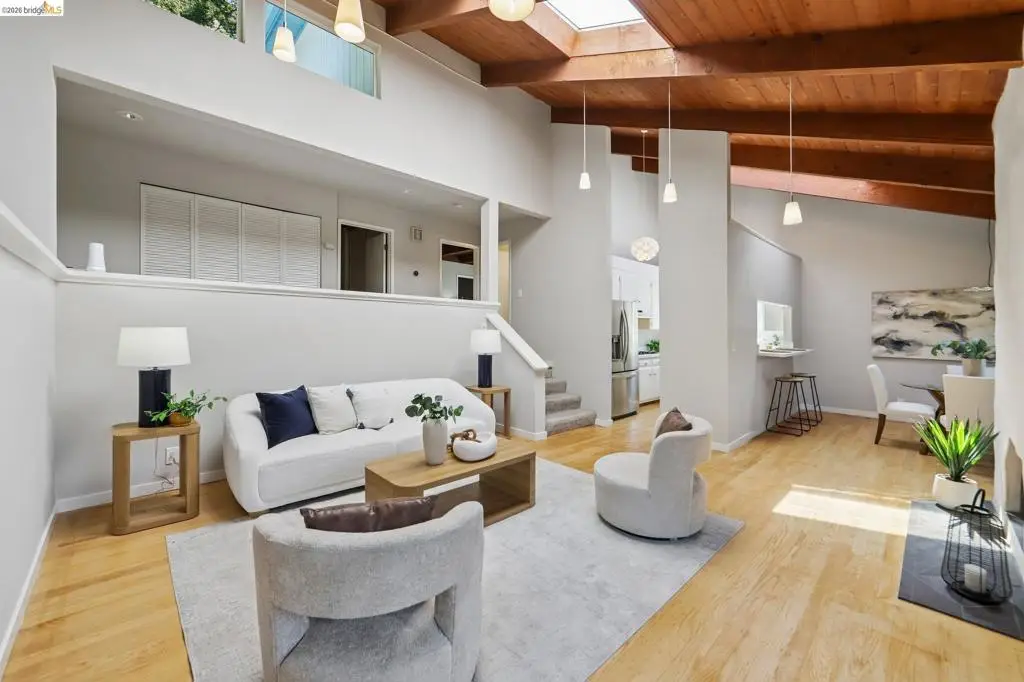 6643 Aitken Dr, Oakland, CA 94611 - #1
