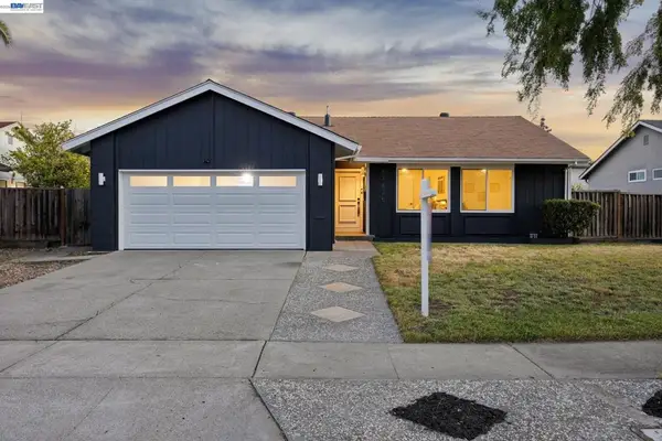 37825 Goldenrod Dr, Newark, CA 94560