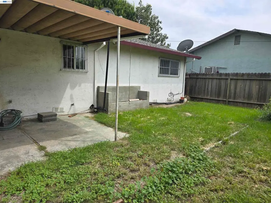 6933 Kermit Ln, Stockton, CA 95207 - #3