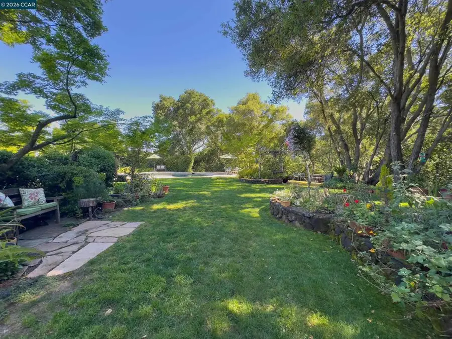 84 Quail Ln, Martinez, CA 94553 - #2