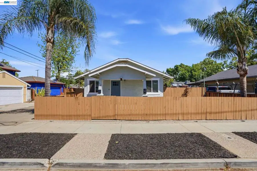 114 C St, Tracy, CA 95376 - #3