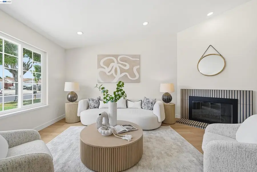 32419 Woodland Dr, Union City, CA 94587 - #2