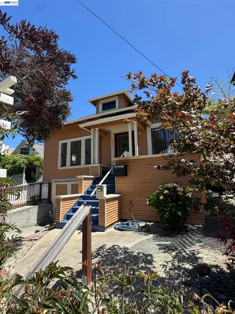 2221 Roosevelt, Berkeley, CA 94703 - #1