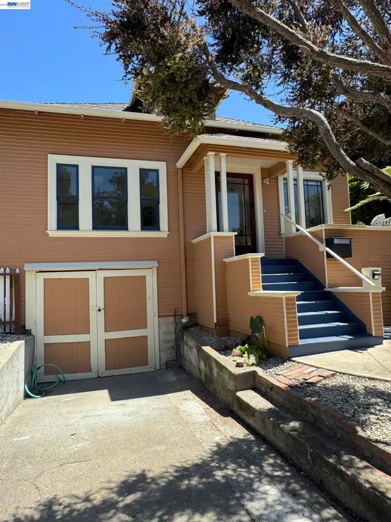 2221 Roosevelt, Berkeley, CA 94703 - #2