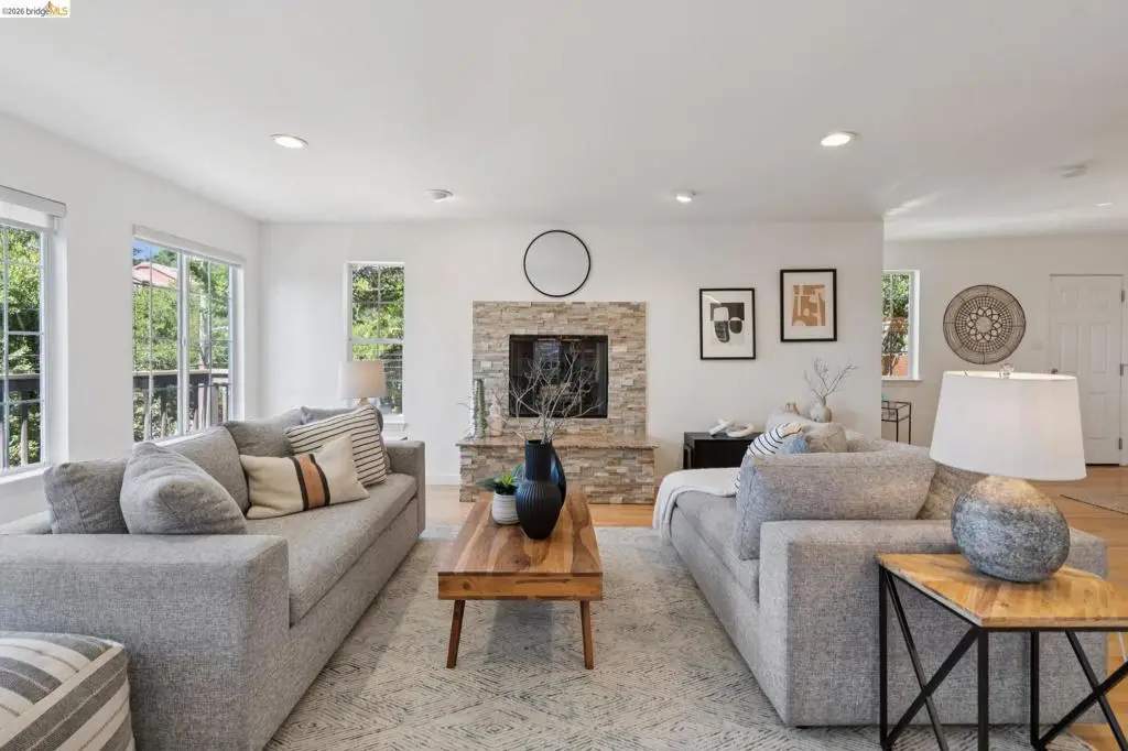 2170 Arrowhead Dr, Oakland, CA 94611 - #1