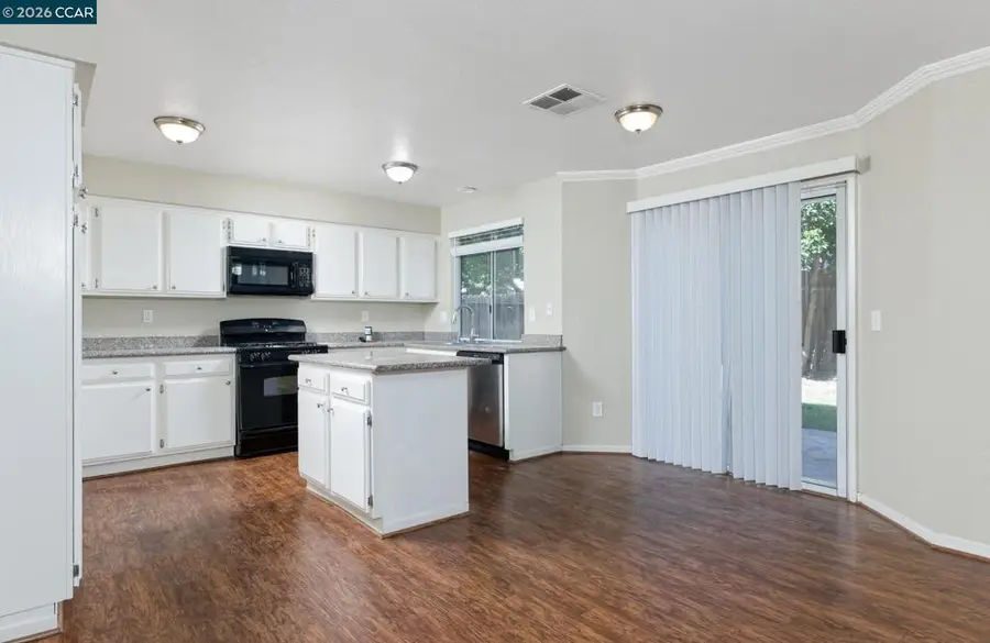 418 Stoneybrook Ln, Vacaville, CA 95687 - #3